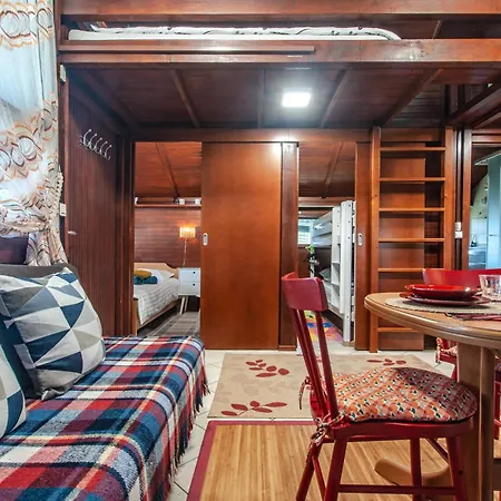 Daire Apartma Retro House Catez Catez ob Savi
