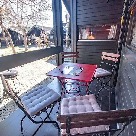 Apartma Retro House Catez
